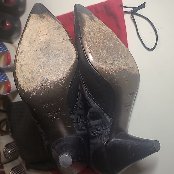 Fendi boots knee high - Picture 3 of 5